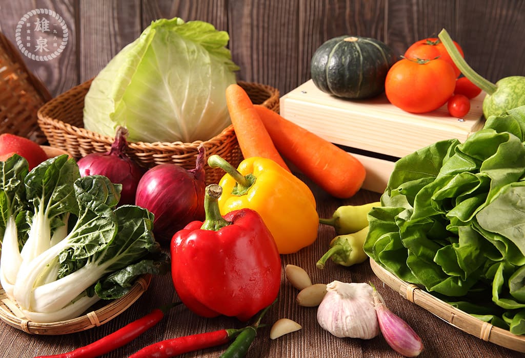 雄泉鮮食，主要經營項目： 蔬菜批發 、水果批發、各類生鮮食材採購，是需多餐飲業指定的 蔬菜批發商 之一。